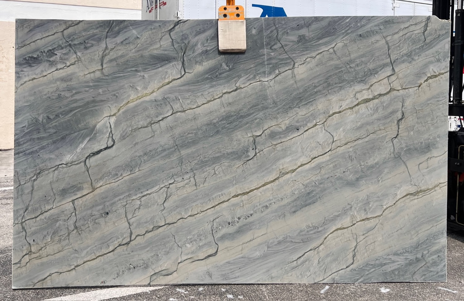 Leblon slab